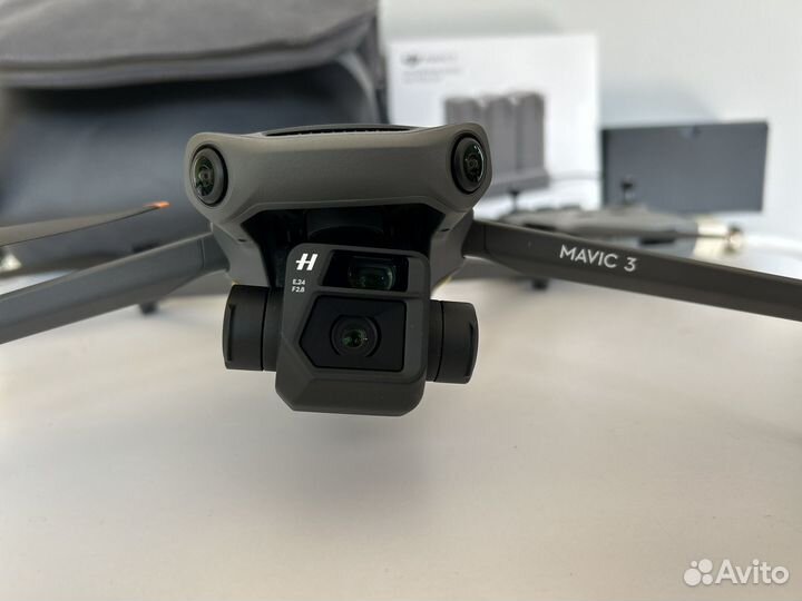 Квадрокоптер DJI Mavic 3