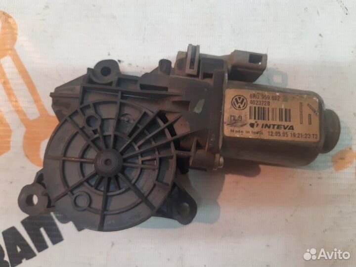 Мотор стеклоподъемника передний правый Volkswagen