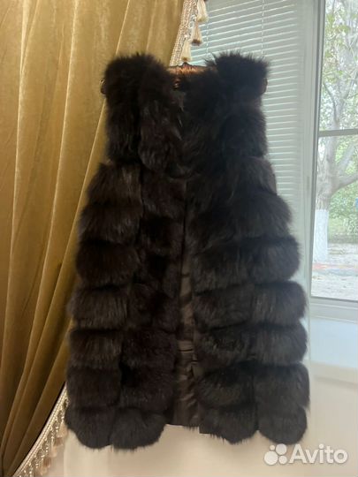 Меховая жилетка