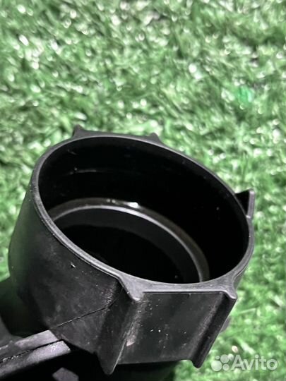 Патрубок интеркулера VAG 04E145673F