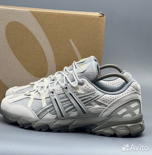 Удобные кроссовки Asics Sonoma