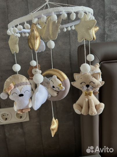 Детский мобиль в кроватку