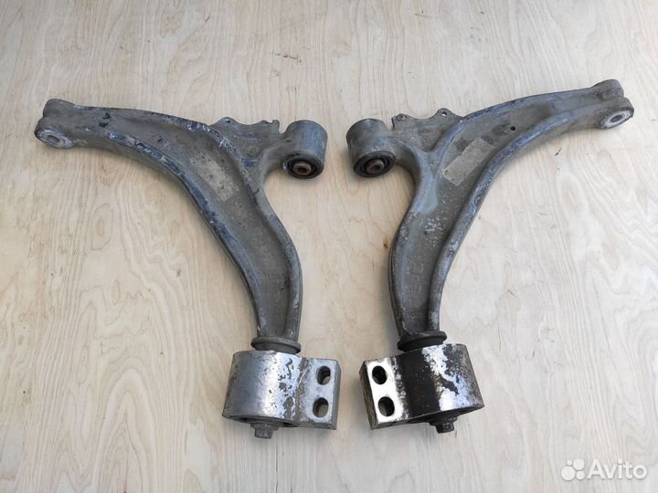 Рычаг подвески передний на Opel Astra J GTC