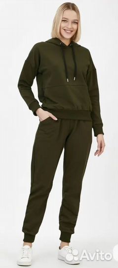Спортивный костюм женский