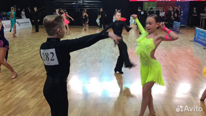 Продается платье латино на Ю1