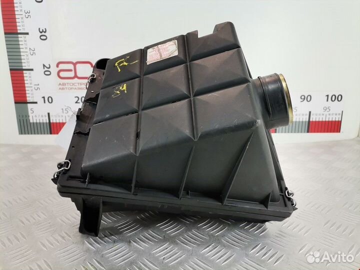 Корпус воздушного фильтра Mercedes-Benz C-Класс