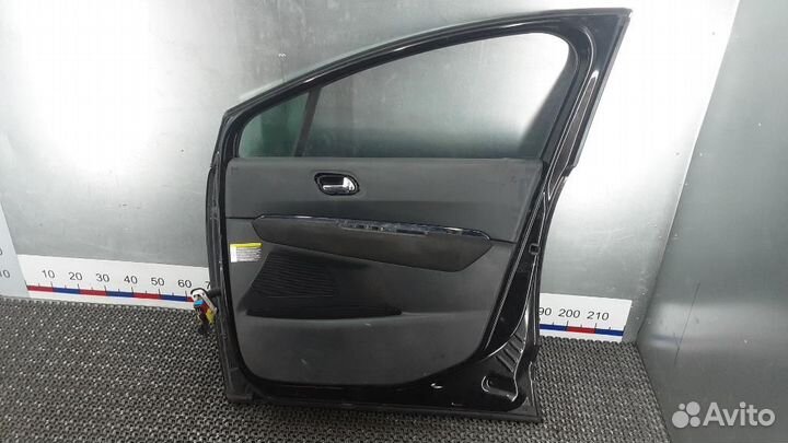 Дверь передняя правая Peugeot 3008