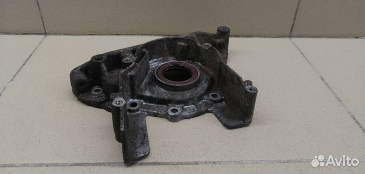 Крышка двигателя передняя Caddy III 2004-2016