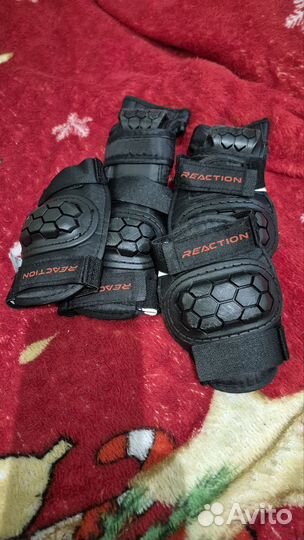 Защитный комплект наколенники подлокотники