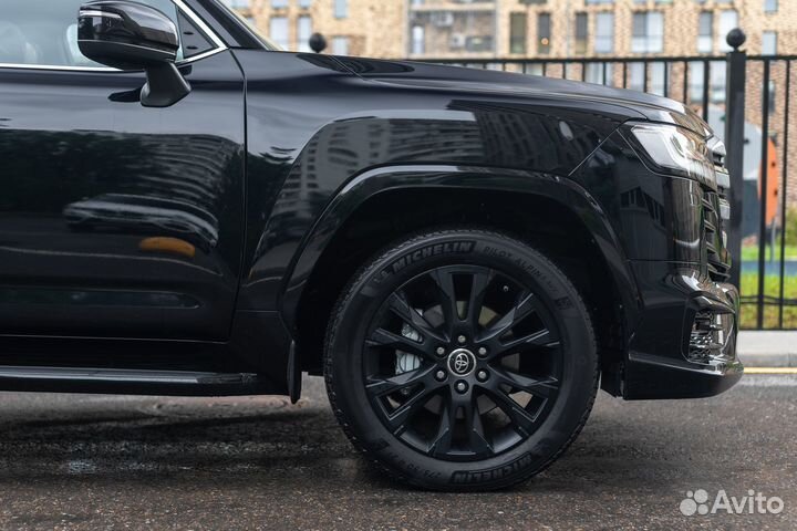 Toyota Land Cruiser 3.5 AT, 2023, 70 км