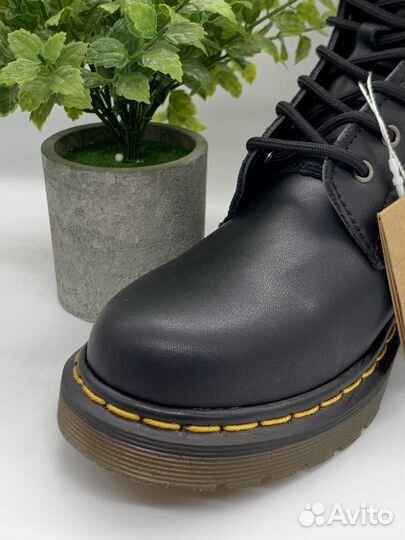 DR. Martens 1460 Jadon Black