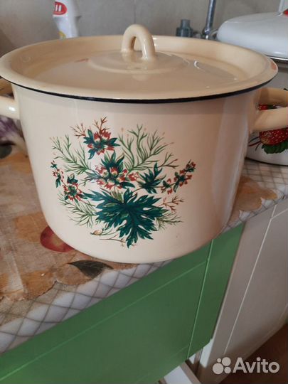 Кастрюля эмалированная новая