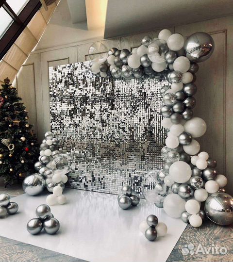 Фотозона из пайеток, шаров, цветов