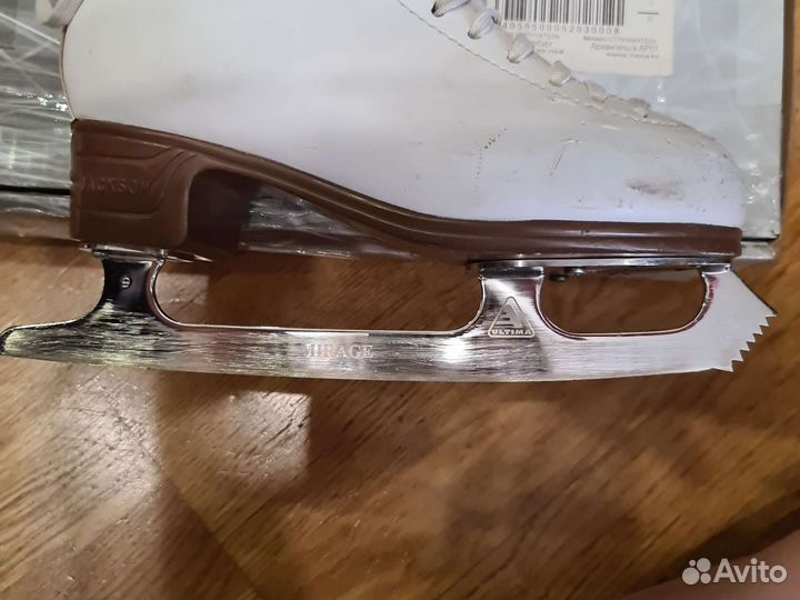 Фигурные коньки jackson classique mirage 34,5