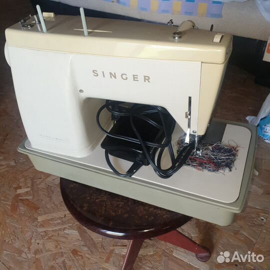 Швейная машинка (Singer 518)