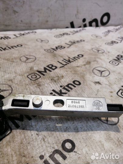 Ручка подлокотника правая Mercedes Gl X164