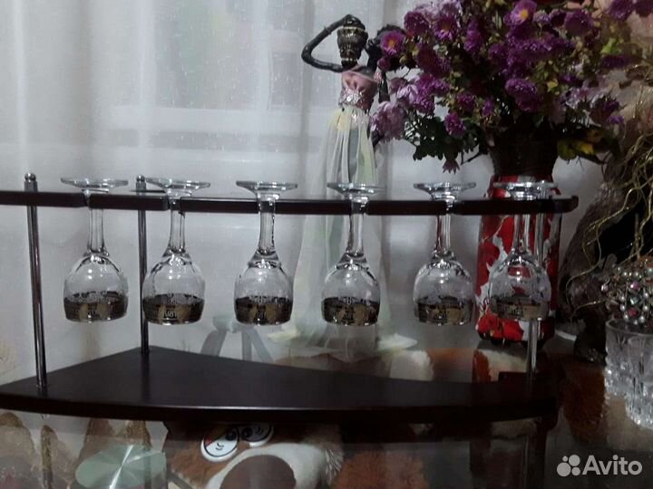 Стойка с рюмками