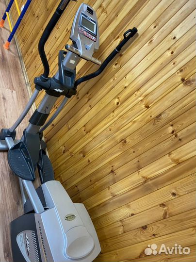 Эллиптический тренажер