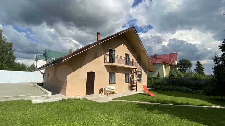 Дом 300 м² на участке 15 сот.