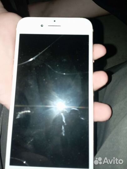 Телефон iPhone 8 64 gb