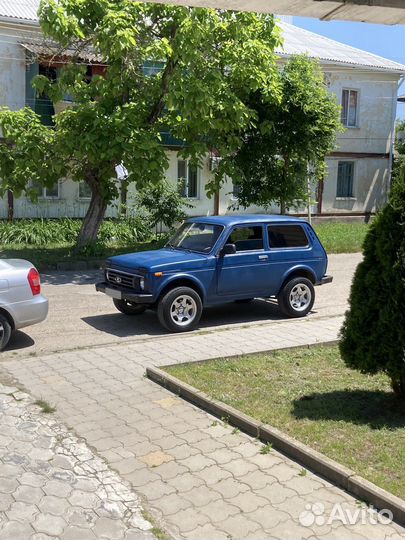LADA 4x4 (Нива) 1.7 МТ, 1999, 200 000 км