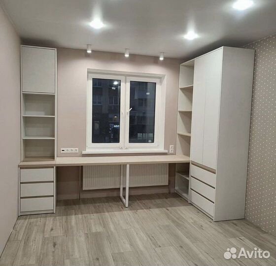 Рабочая зона у окна