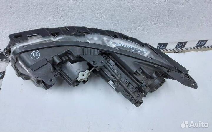 Фара правая Kia Carnival