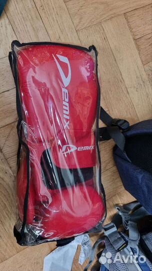 Боксерские перчатки demix 14-oz