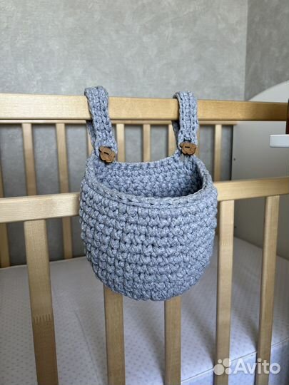 Подвесная корзинка на кроватку