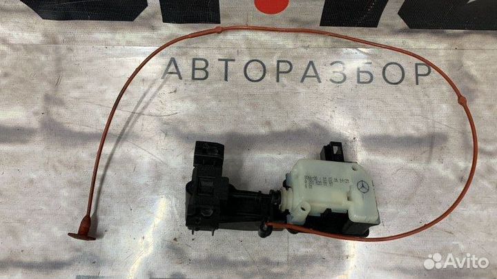 Замок лючка бензобака задний Mercedes-Benz