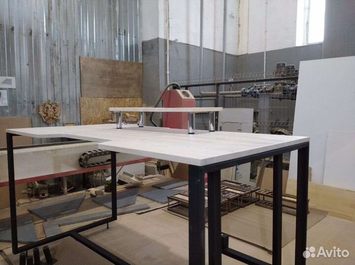 Игровой геймерский компьютерный стол