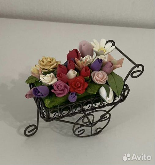Статуэтка Цветы в тележке декор