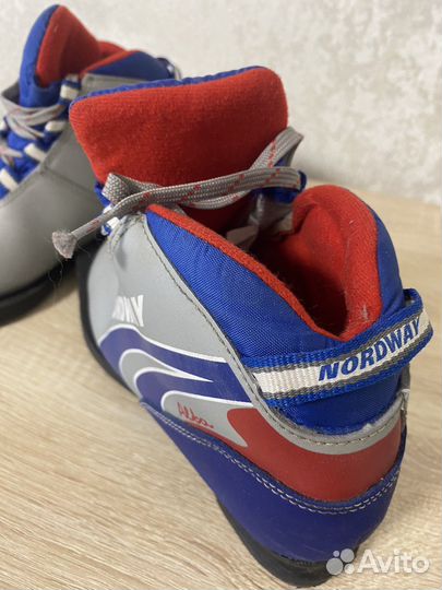 Лыжные ботинки