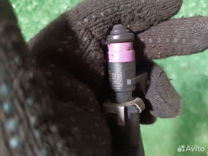 Форсунка топливная бензиновая Renault Megane II (2