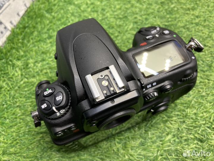 Nikon D700 3.900 кадров