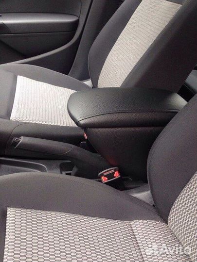 Подлокотник Шкода Октавия А7 модельный