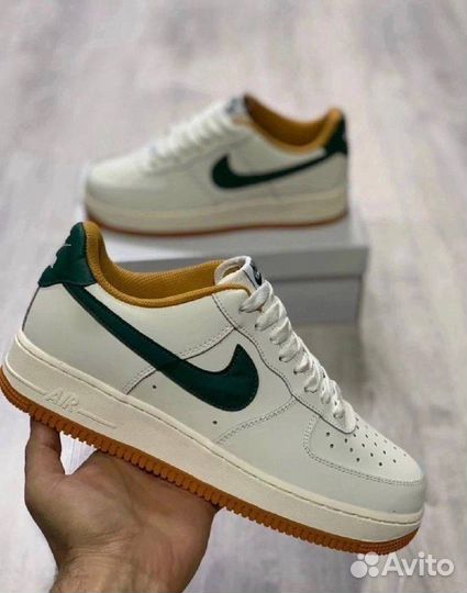 Кроссовки Nike Air Force 1 luxe