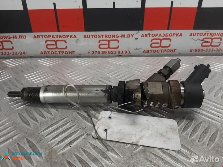 Форсунка Peugeot 307 рест. 2007 1980H2