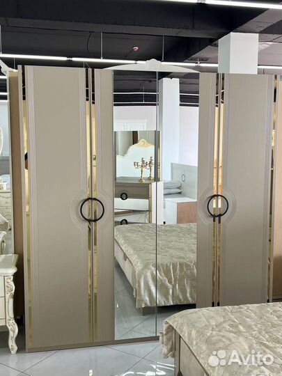 Спальный гарнитур