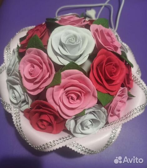 Светильник из роз фоамирана