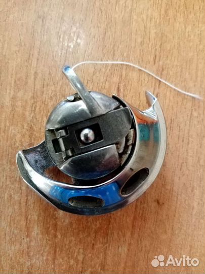 Челнок для ручной швейной машины