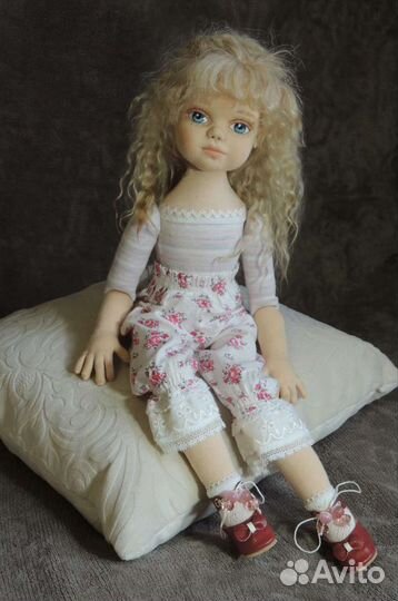 Авторская текстильная интерьерная кукла Есения