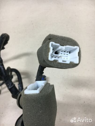 Проводка передней двери для Renault Koleos HY 2008