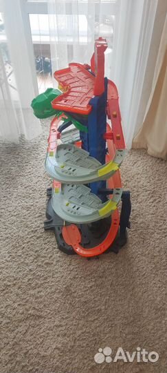 Гоночный трек hot wheels