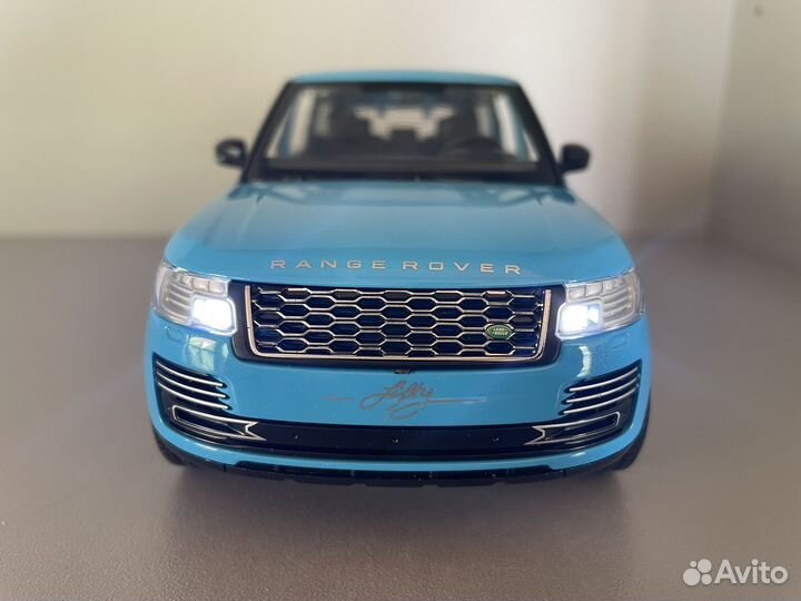 Коллекционная машинка Range Rover Sport 1:24