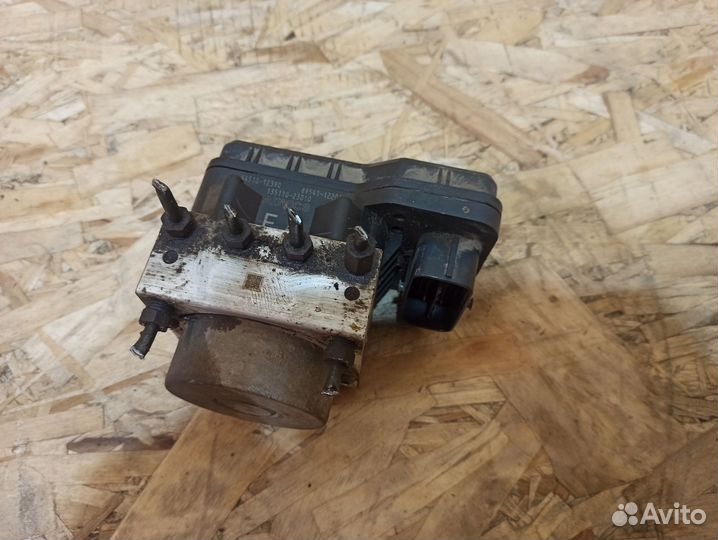 Блок ABS Toyota Corolla E150