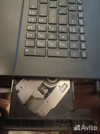 Ноутбук asus X751L