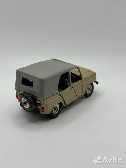 Модель автомобиля УАЗ 469
