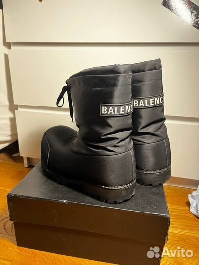 Balenciaga alaska boots на руках