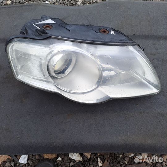 Фара передняя правая Volkswagen Passat B6
